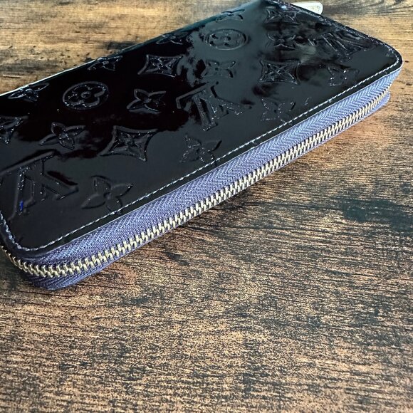 Louis Vuitton Monogram Vernis Zippy Wallet in Amarante M90416 - Picture 5 of 16